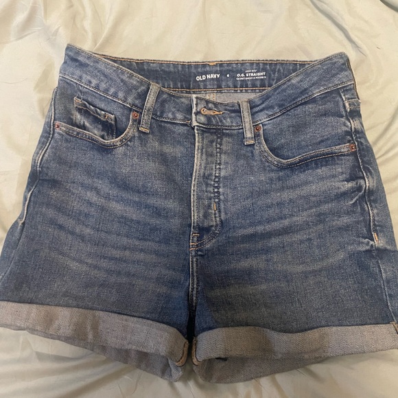 Old Navy size 6 women’s jeans shorts. High rise OG straight with pockets. - Picture 2 of 3